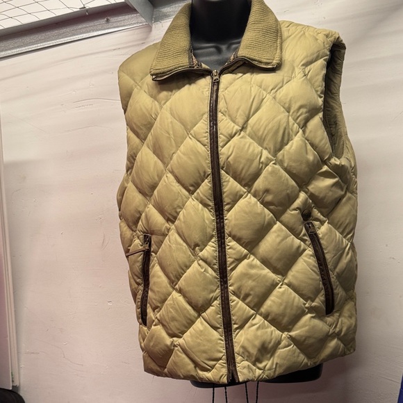 UGG Australia Men's quilted down puffer Beige Vest Size Medium - Picture 1 of 11